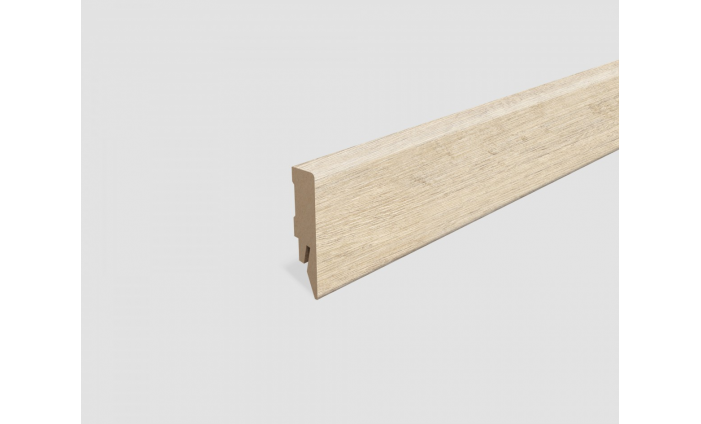 SOKLOVÁ LIŠTA EGGER