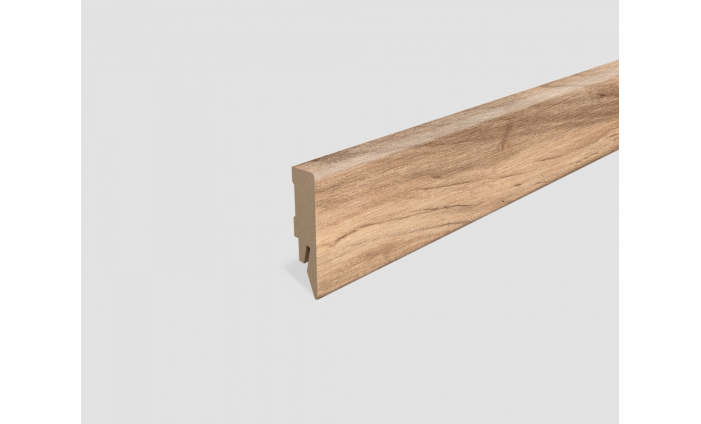 SOKLOVÁ LIŠTA EGGER